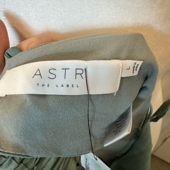 NWT ASTR THE LABEL Divine U Neck Short Cropped Top Dark Sage Size L - Picture 7 of 8